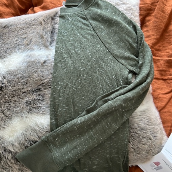 Small, Green Tunic Knit Top - Picture 1 of 7